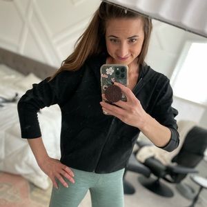 Lululemon Black EUC Minimal Hoodie Jacket | Size 4 | Full Zip Up